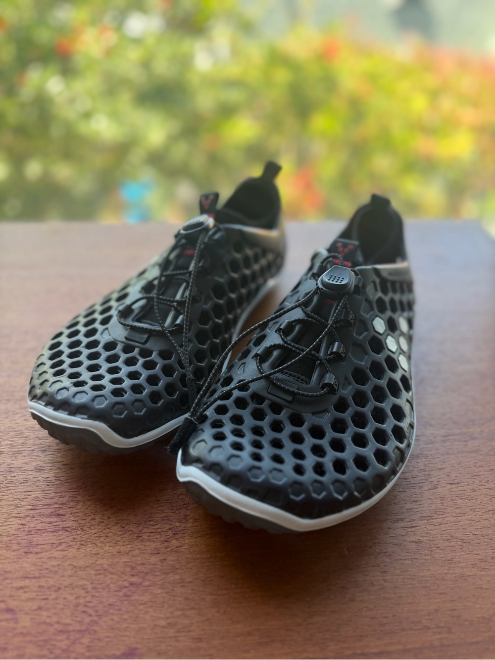 Vivo Barefoot Black Hex Mesh Water Shoes